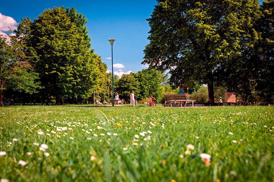 park Praha Prosek - strizkov.apartments
