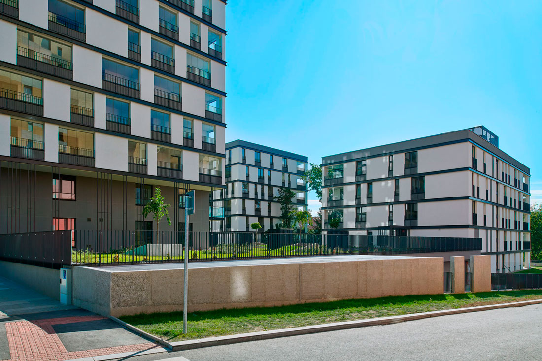 okolí budovy  - strizkov.apartments