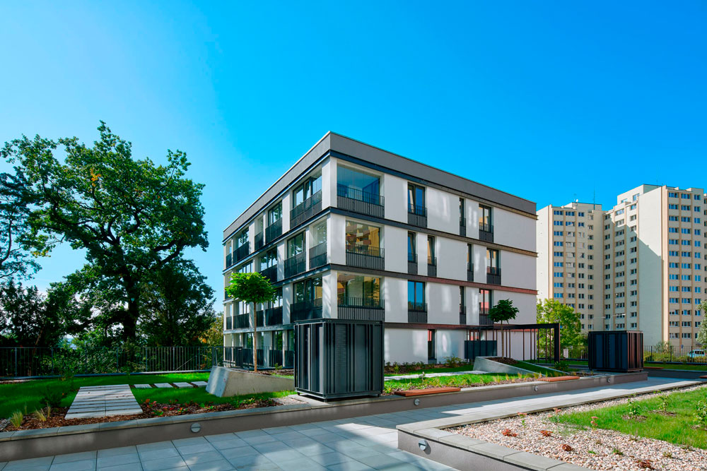 boční vstup  - strizkov.apartments